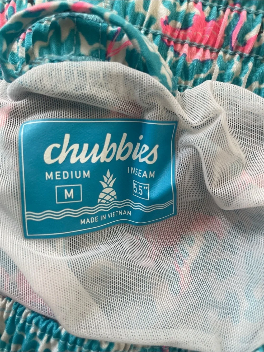 Chubbies Flamingo 5.5” inseam Men’s Swim Shorts, size medium